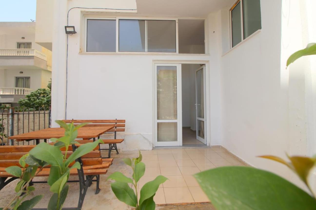 Hostel K13 Sarande Exterior photo